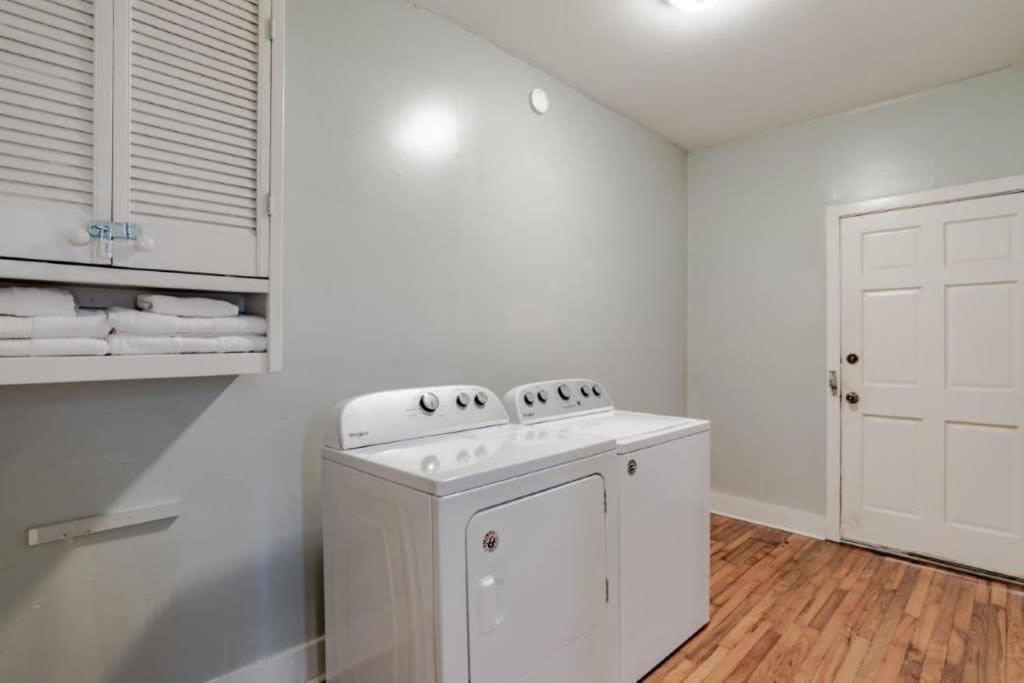 Dauphin District Darling #1-Downtown, Restaurants Apartment Mobile Exterior photo